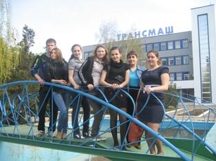 Воспитанники интерната на заводе